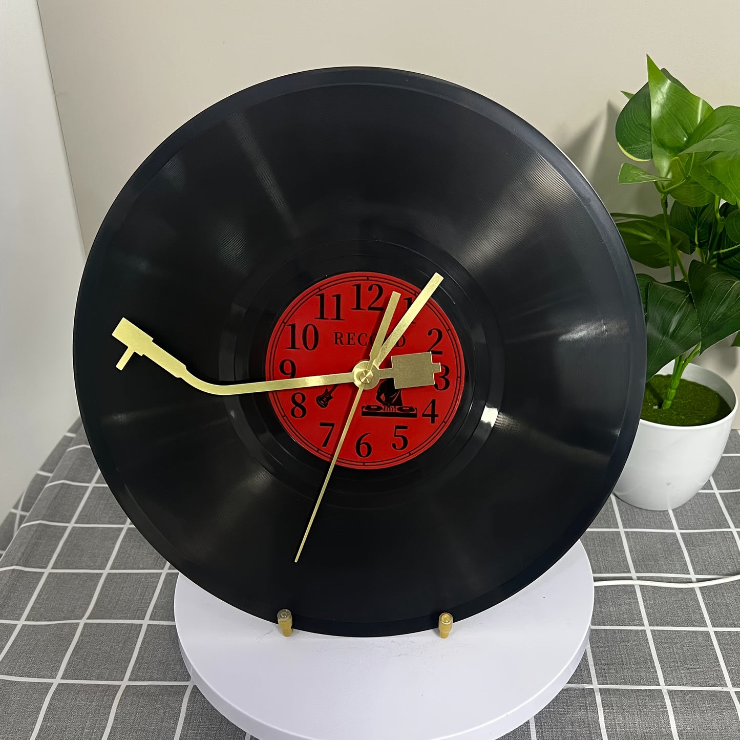 TIMETUNES - Retro Vinyl Record Wall Clock Silent Decorative Timepiece