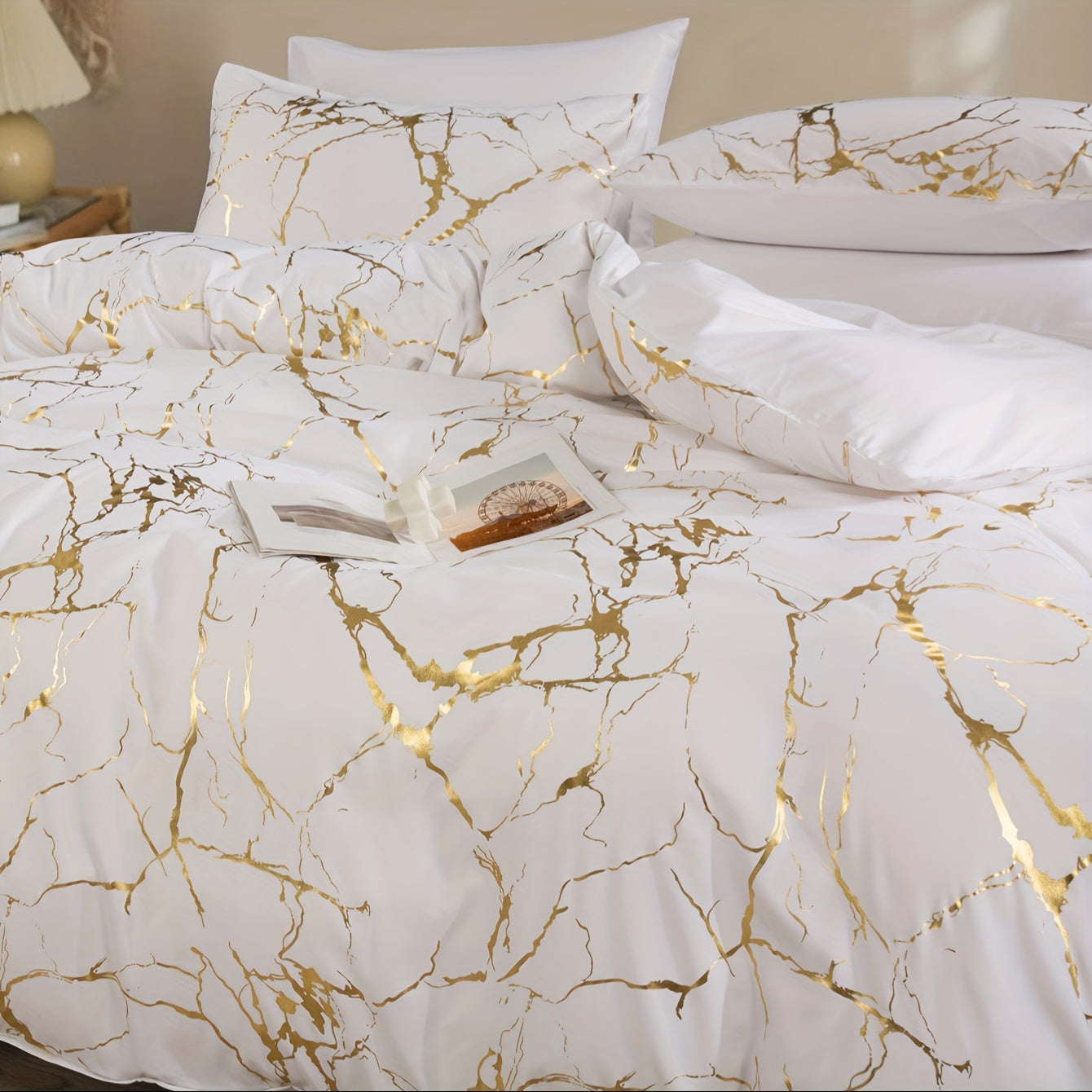 GOLDSHIM – Classic Golden Foil Texture Bedding Set