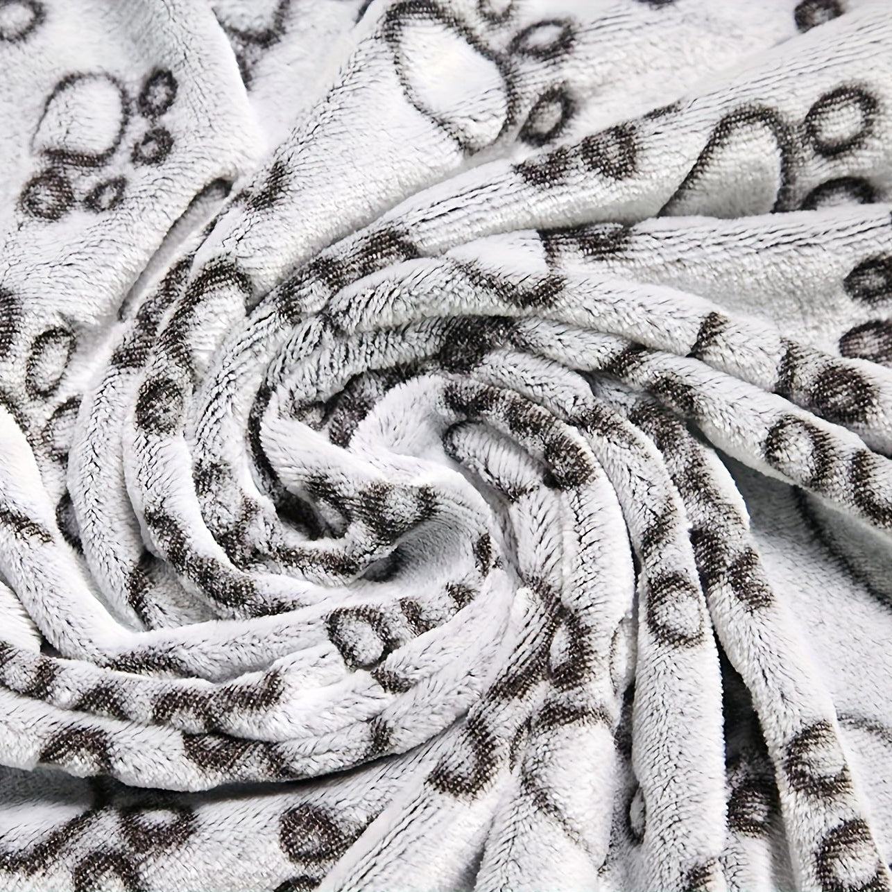 FLEECEFRIEND - Machine Washable Paw Print Blanket for Comfort & Style