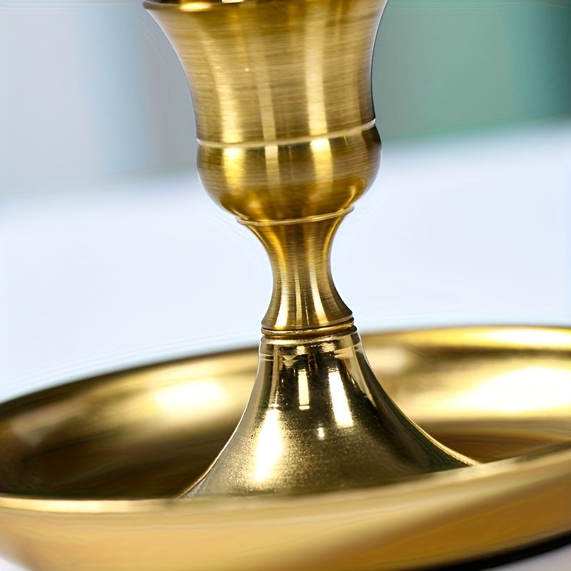 AURELIA GOLD – Elegant Golden Metal Candlestick