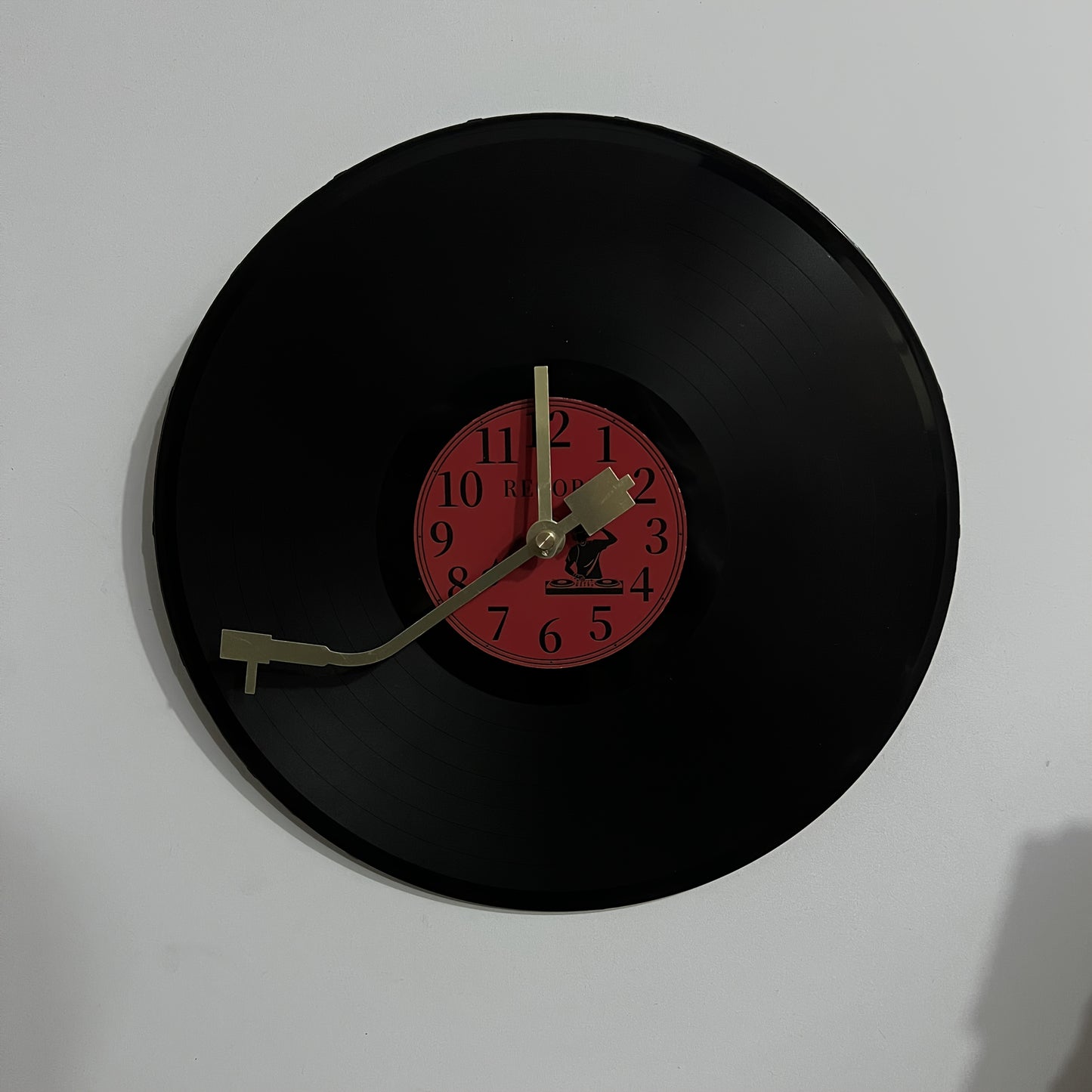 TIMETUNES - Retro Vinyl Record Wall Clock Silent Decorative Timepiece