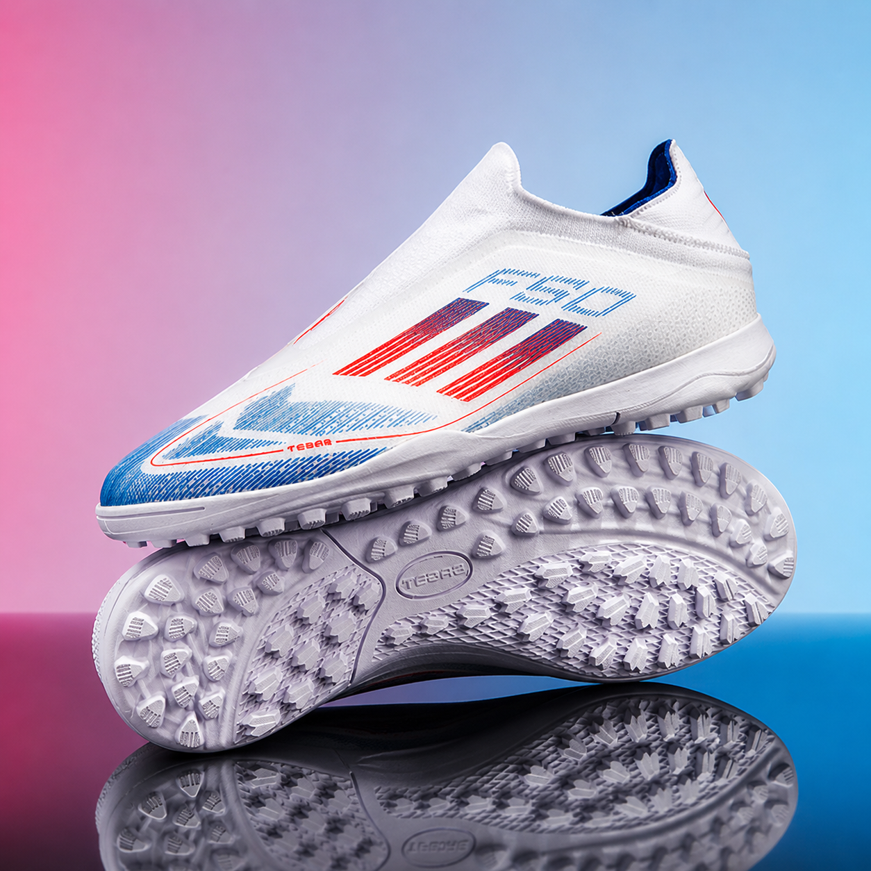 ELITEKIX – Soccer Cleats for Precision Movement and Powerful Strikes
