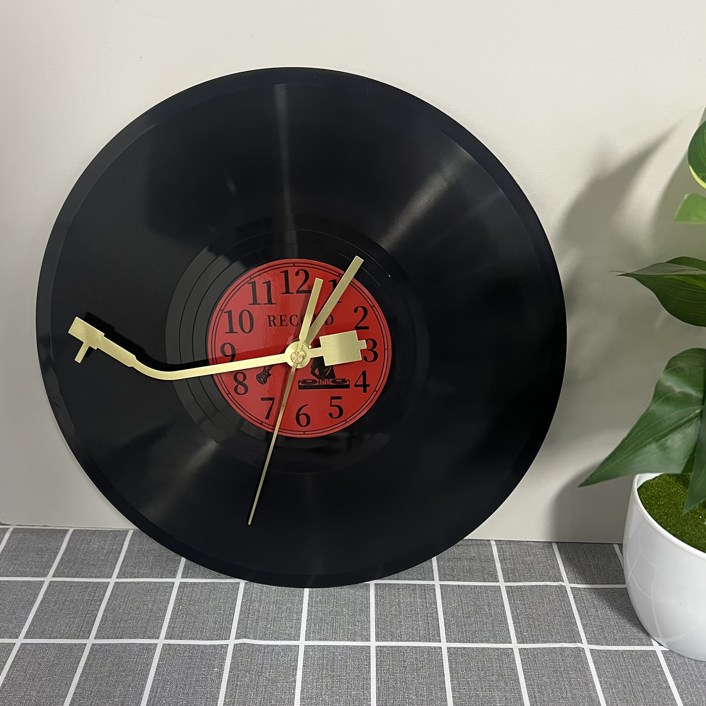 TIMETUNES - Retro Vinyl Record Wall Clock Silent Decorative Timepiece