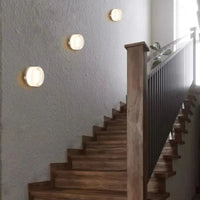 Aluminium wall light - Dimmable & elegant for stylish interiors 3