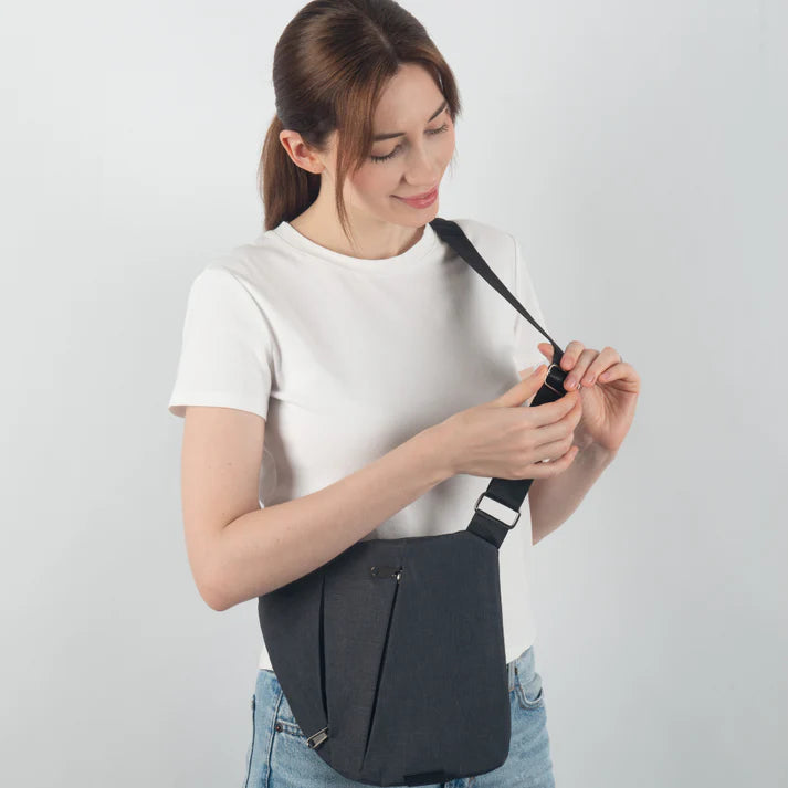 Anti-Theft Black Crossbody Bag for Women – RFID Blocking & Waterproof Design 5