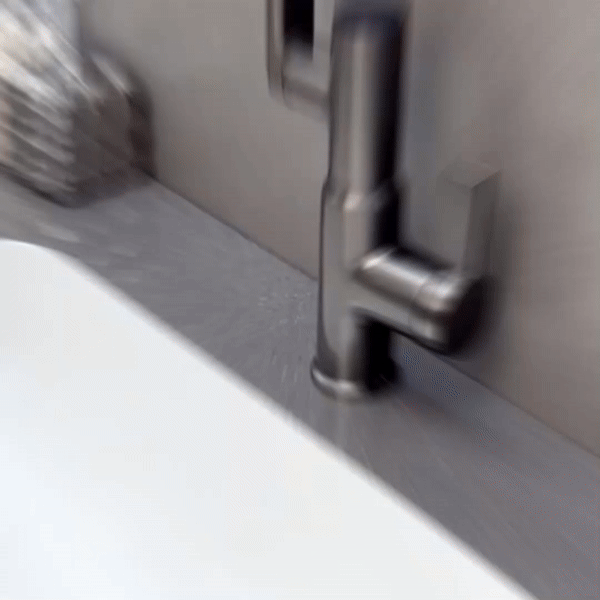 AquaTwist 360° kitchen mixer tap - Rotatable & stylish for modern living 2