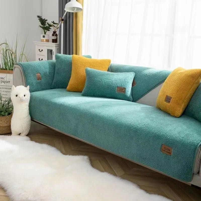 COUCHCLOUD – Plush sofa cover made of lambswool for warmth and protection 10
