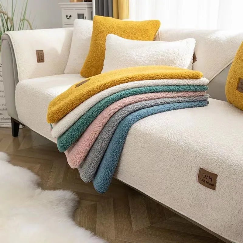 COUCHCLOUD – Plush sofa cover made of lambswool for warmth and protection 2