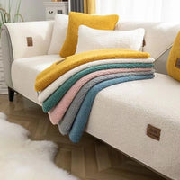 COUCHCLOUD – Plush sofa cover made of lambswool for warmth and protection 2