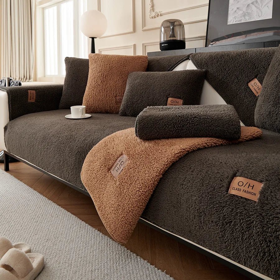 COUCHCLOUD – Plush sofa cover made of lambswool for warmth and protection 5