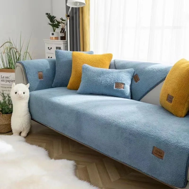 COUCHCLOUD – Plush sofa cover made of lambswool for warmth and protection 6