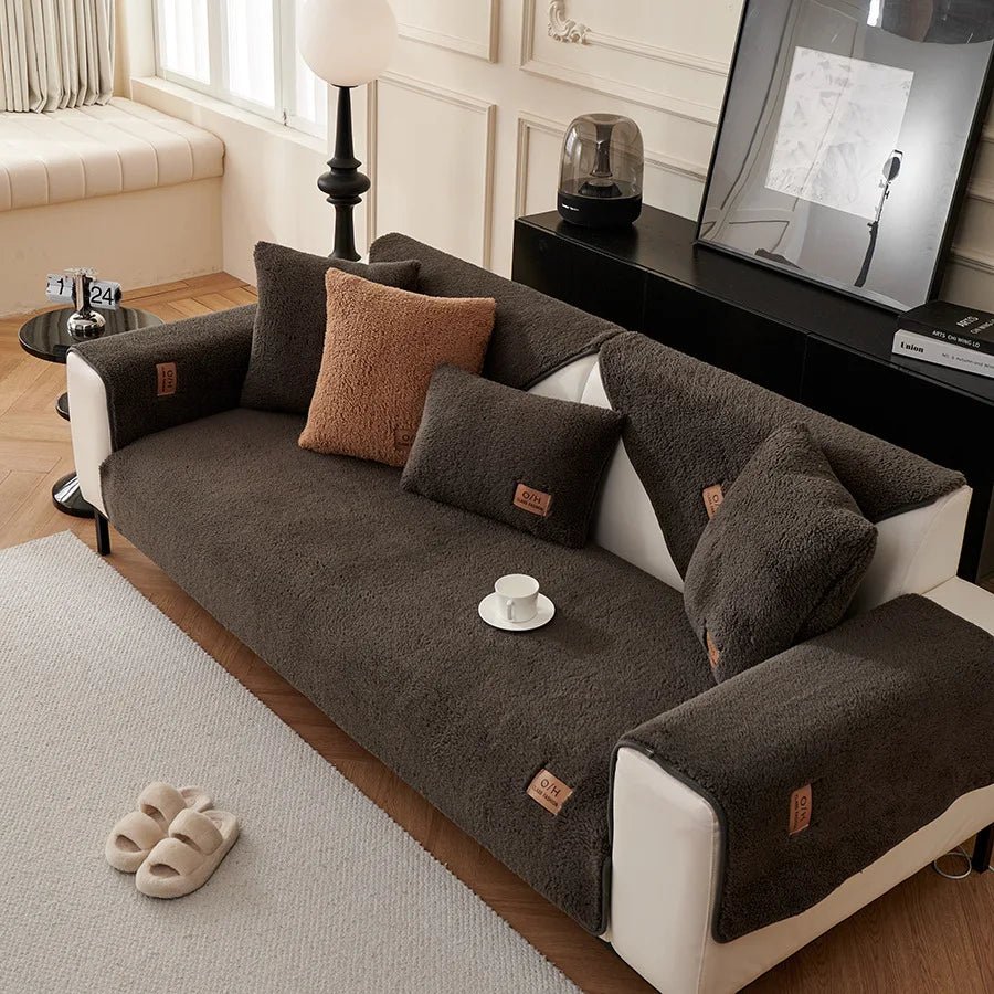 COUCHCLOUD – Plush sofa cover made of lambswool for warmth and protection 8