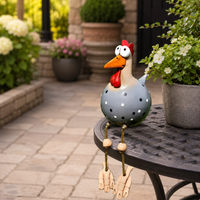 FRECHFEDER – Playful Garden Chicken Statue with Dancing Legs
