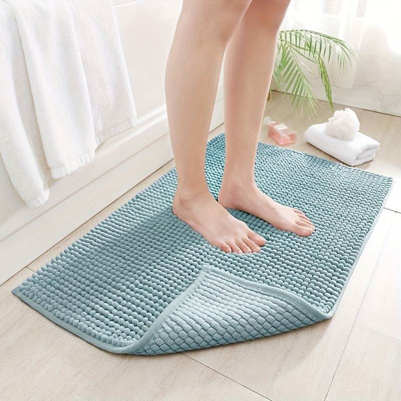 Chenille Bath Mat - Non-Slip, Soft & Absorbent Bathroom Rug for Comfort 2