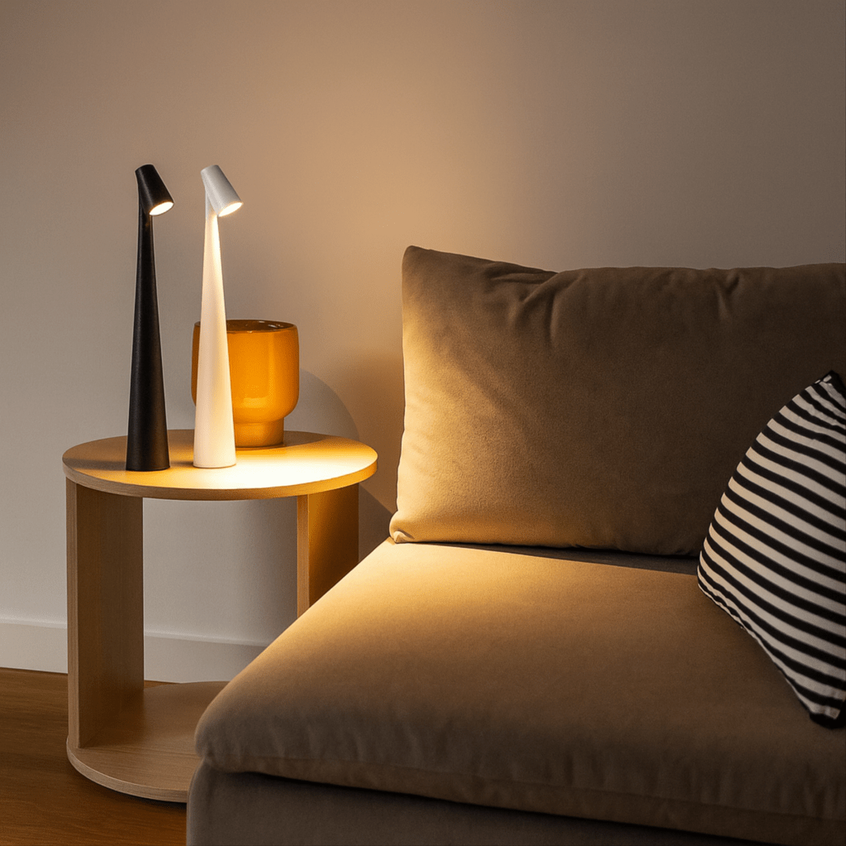 Elegant Metal Table Lamp - Cordless Rechargeable Design for Living Room, Bedroom, Outdoor 5