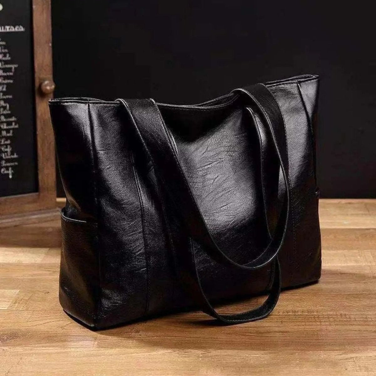 Elegant Retro Leather Shoulder Bag - Spacious PU Leather Design for Everyday Use 2