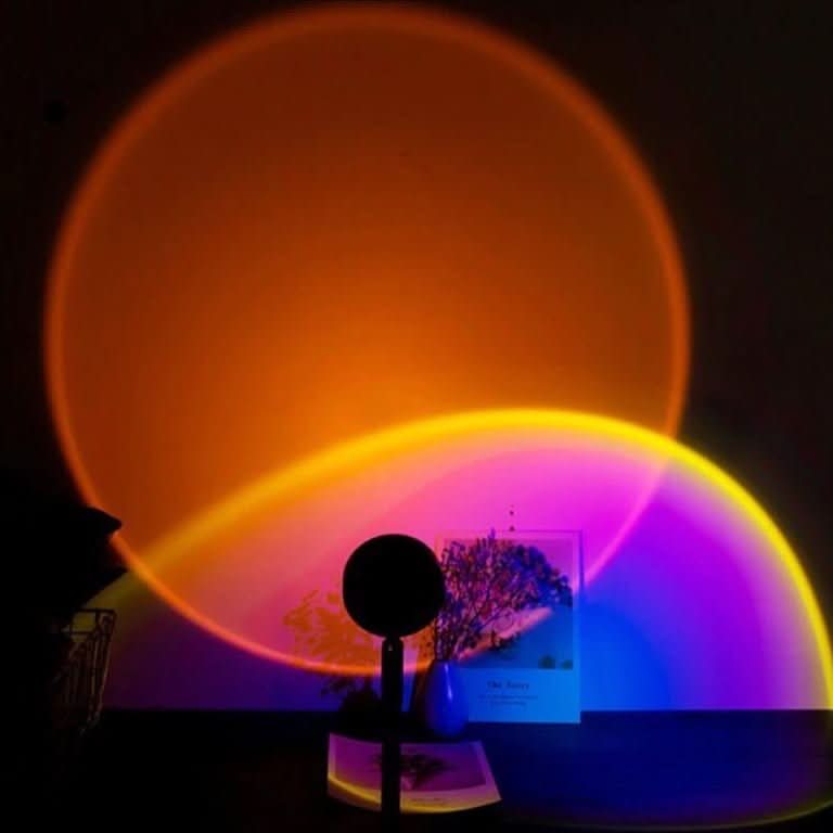 Golden Glow - LED Sunset Lamp with Adjustable 180° Projection for Relaxing Mood Lighting 4