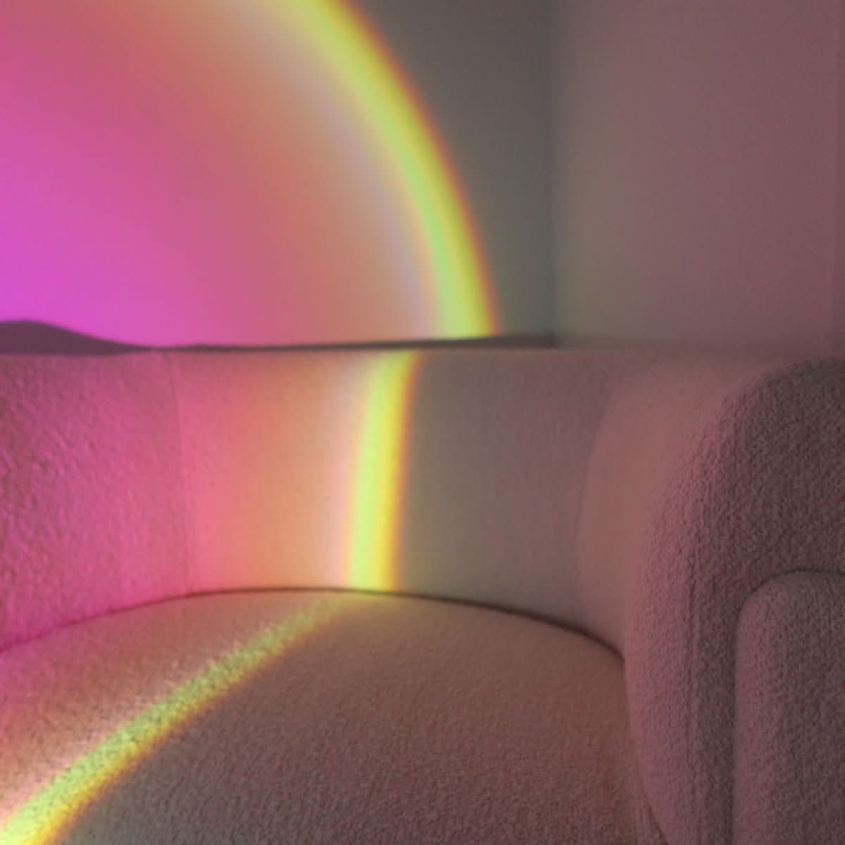 Golden Glow - LED Sunset Lamp with Adjustable 180° Projection for Relaxing Mood Lighting 7
