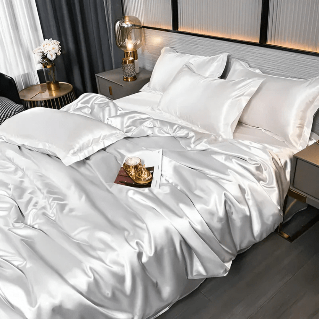 Premium Silk-Look Bed Set - Duvet Cover & Pillowcases for Year-Round Comfort 5