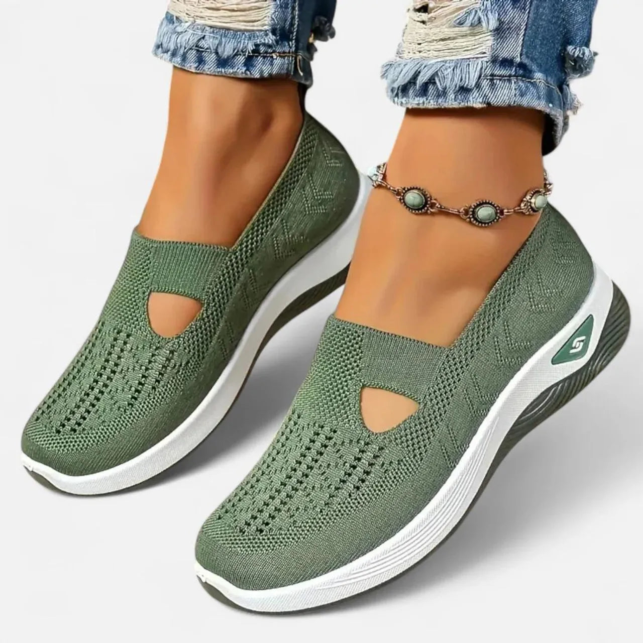 AIRLUNA – Breathable Mesh Slip Ons for Lightweight Daily Comfort