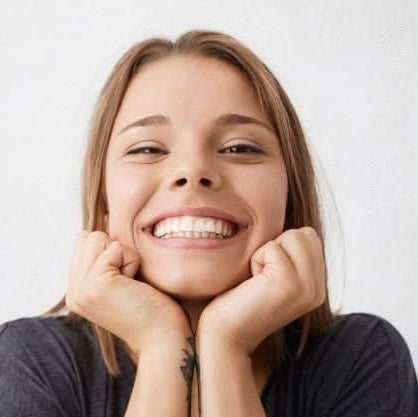 SmileFlex - Aesthetic Dentures with White Dental Lenses for Confidence 2