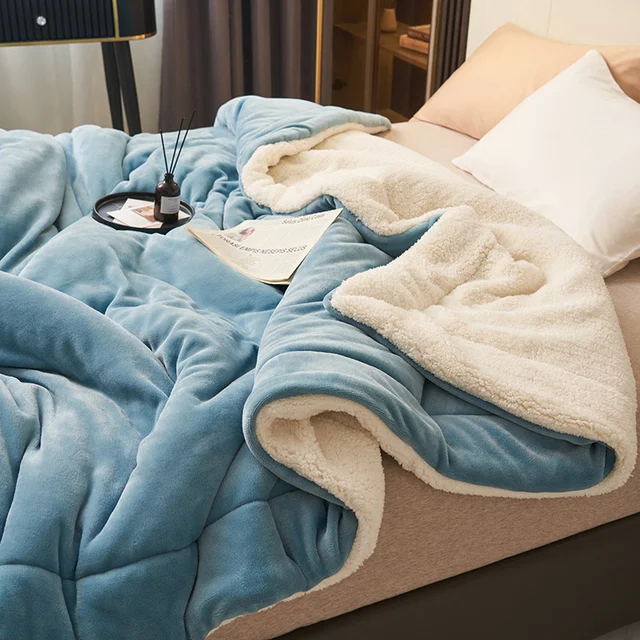 SoftHug™ - Luxurious warm fleece blanket 5