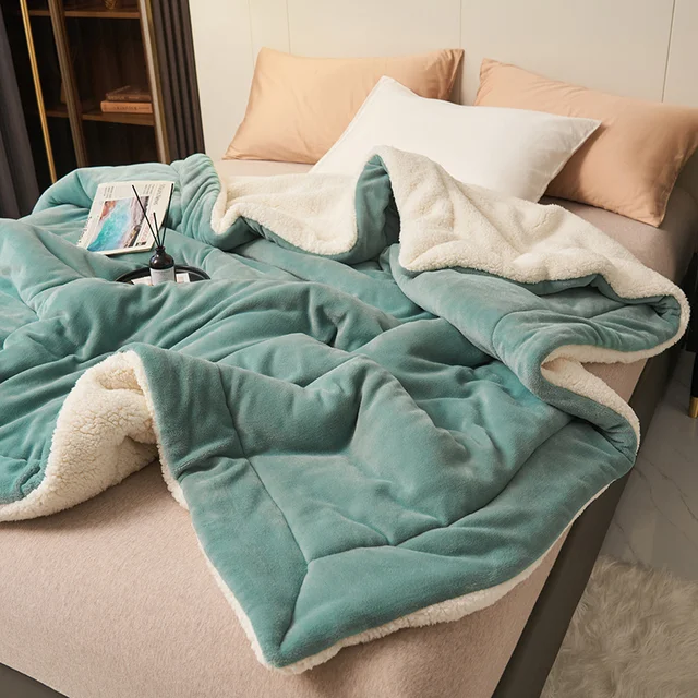 SoftHug™ - Luxurious warm fleece blanket 8