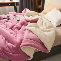 SoftHug™ - Luxurious warm fleece blanket 9