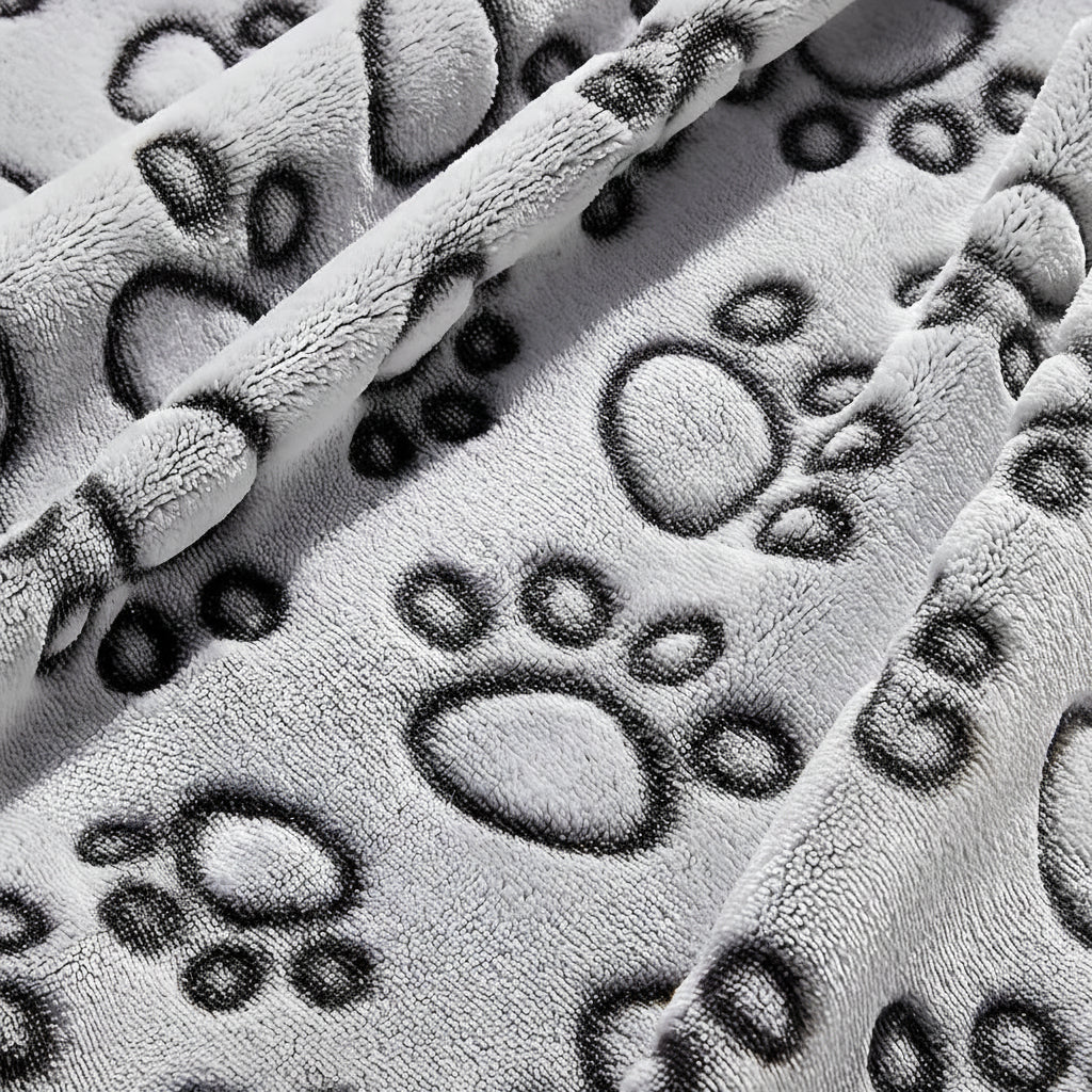 FLEECEFRIEND - Machine Washable Paw Print Blanket for Comfort & Style