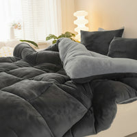VELVLOFT – Lamb Fleece Grid Comforter