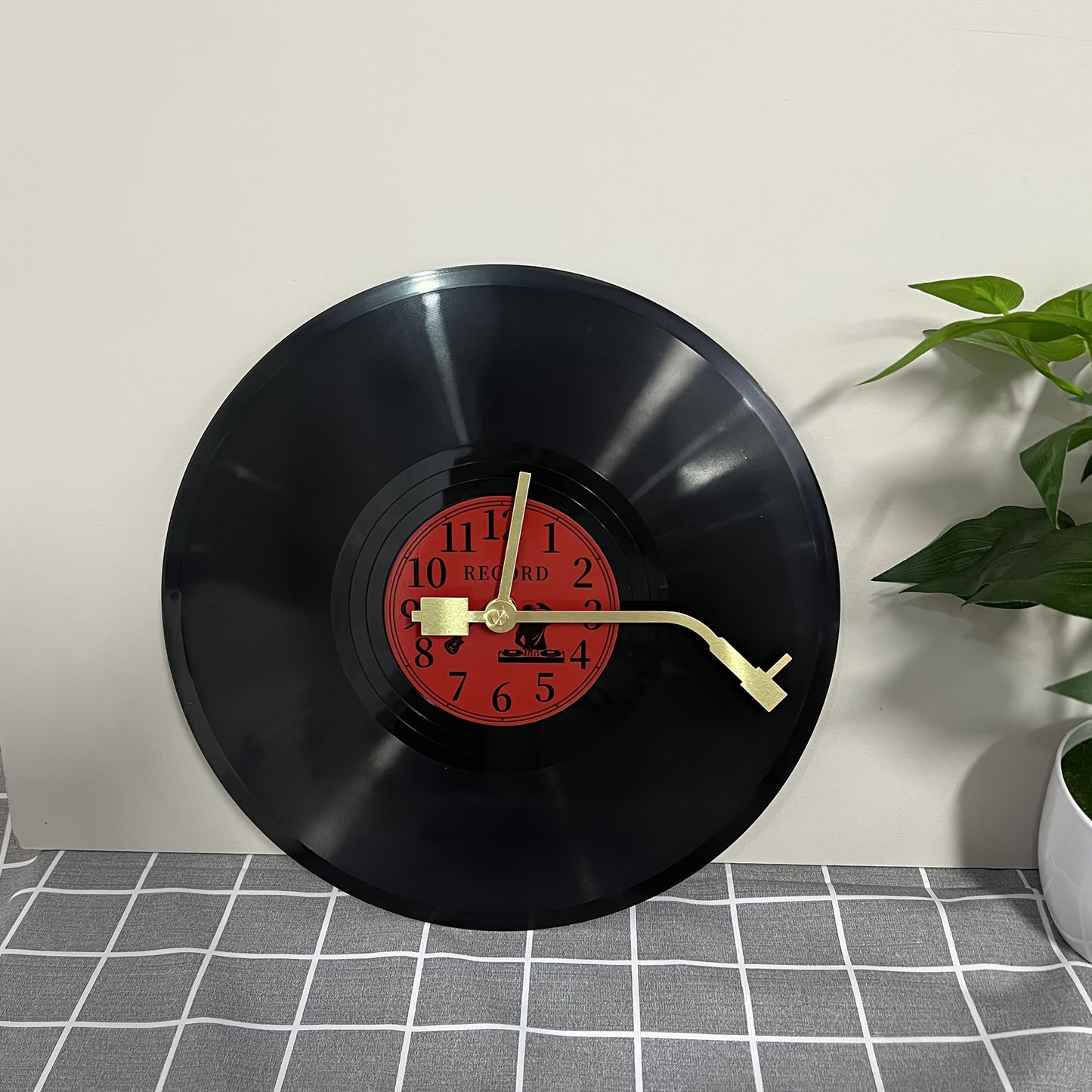 TIMETUNES - Retro Vinyl Record Wall Clock Silent Decorative Timepiece
